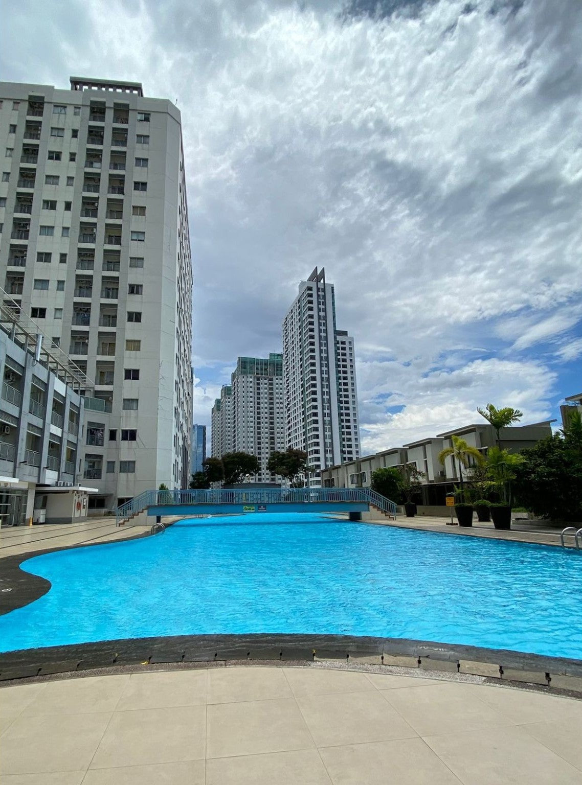 JUAL CEPAT BU APARTEMEN COSMO RESIDENCE 1BR FULL FURNISHED