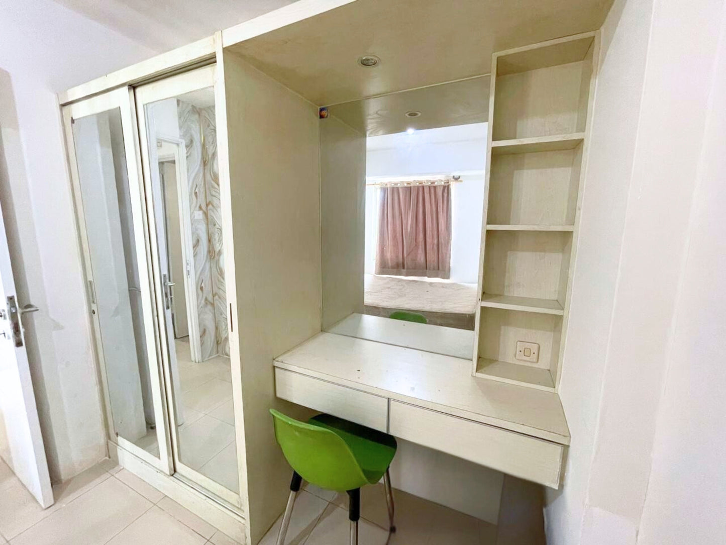 JUAL CEPAT BU APARTEMEN BASSURA CITY TOWER HELICONIA 2BR FULL FURNISHED