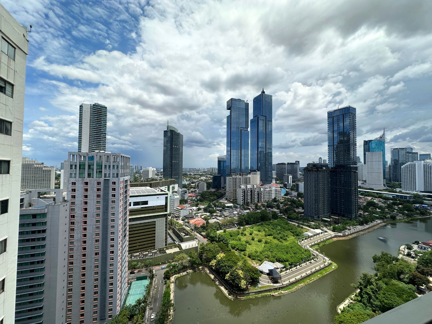 JUAL CEPAT BU APARTEMEN COSMO RESIDENCE 1BR FULL FURNISHED