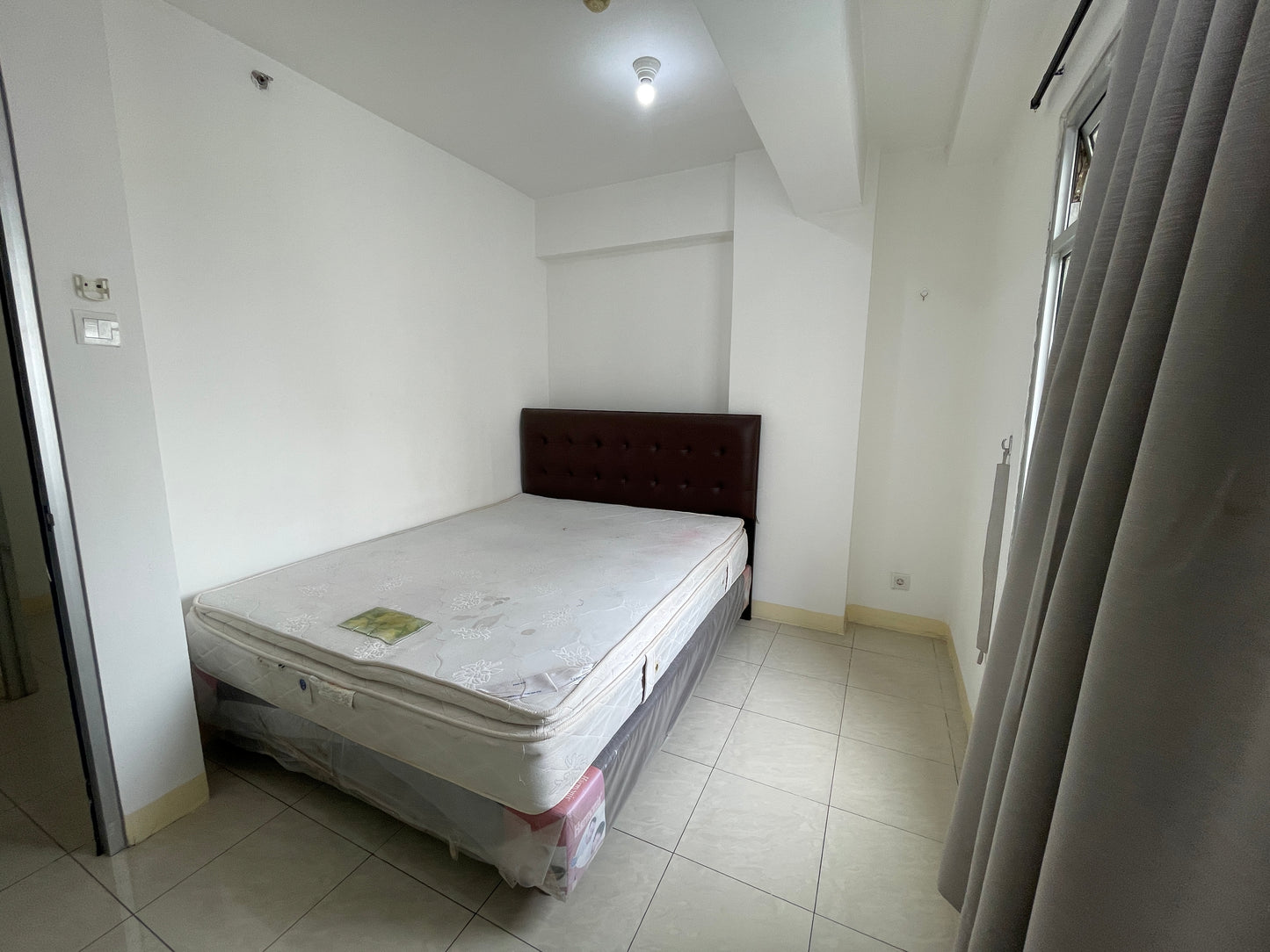 JUAL BU TERMURAH GREEN BAY PLUIT APARTMENT 2BR UNFURNISHED