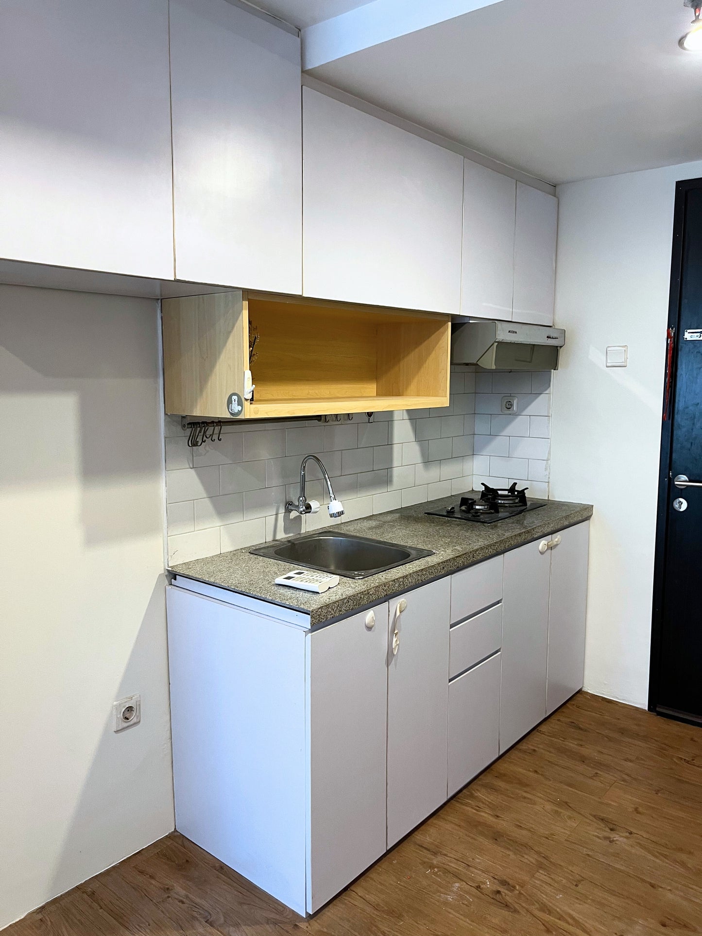 Jual Murah Apartemen Belmont Residence tipe 2 Bedroom - Full Furnished - Area Kebon Jeruk / Puri Indah