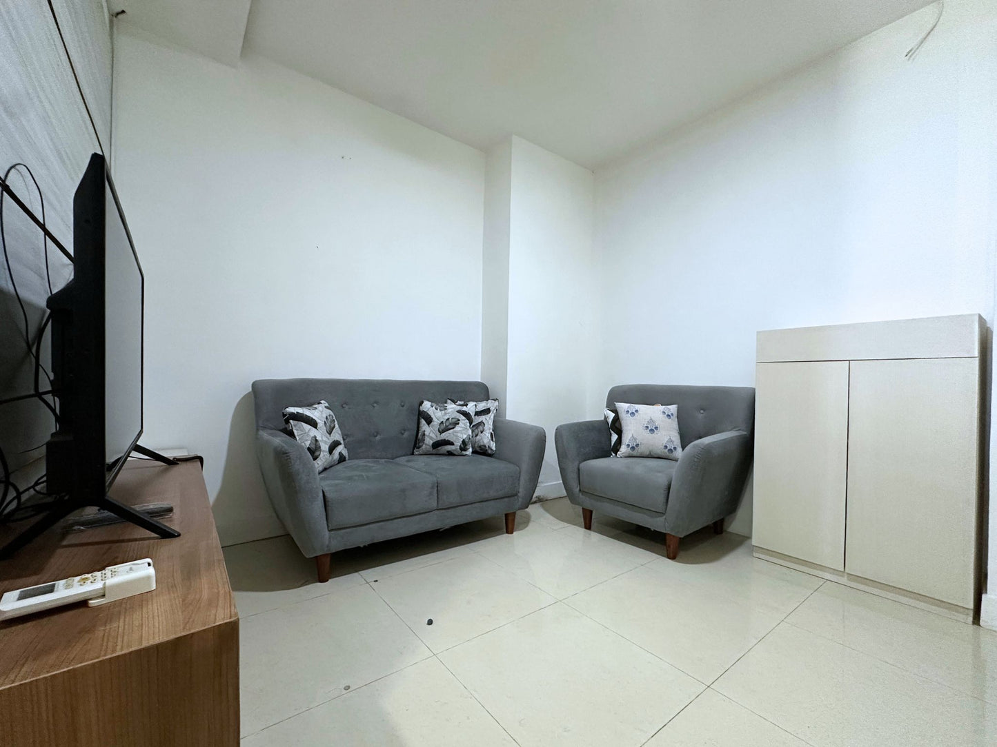 JUAL CEPAT BU APARTEMEN COSMO RESIDENCE 1BR FULL FURNISHED