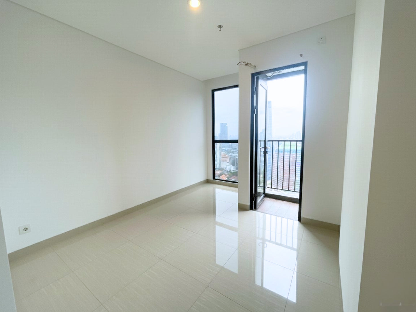 Jual Termurah Apartemen The Newton 2 Ciputra tipe Studio Unfurnished Dekat Kuningan Thamrin