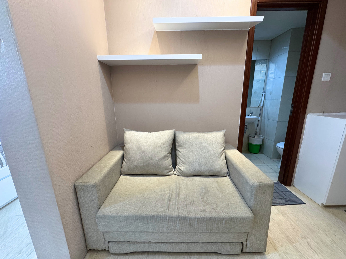 Jual Apartemen Vittoria Residence 1BR Full Furnished dekat Bandara Soekarno-Hatta