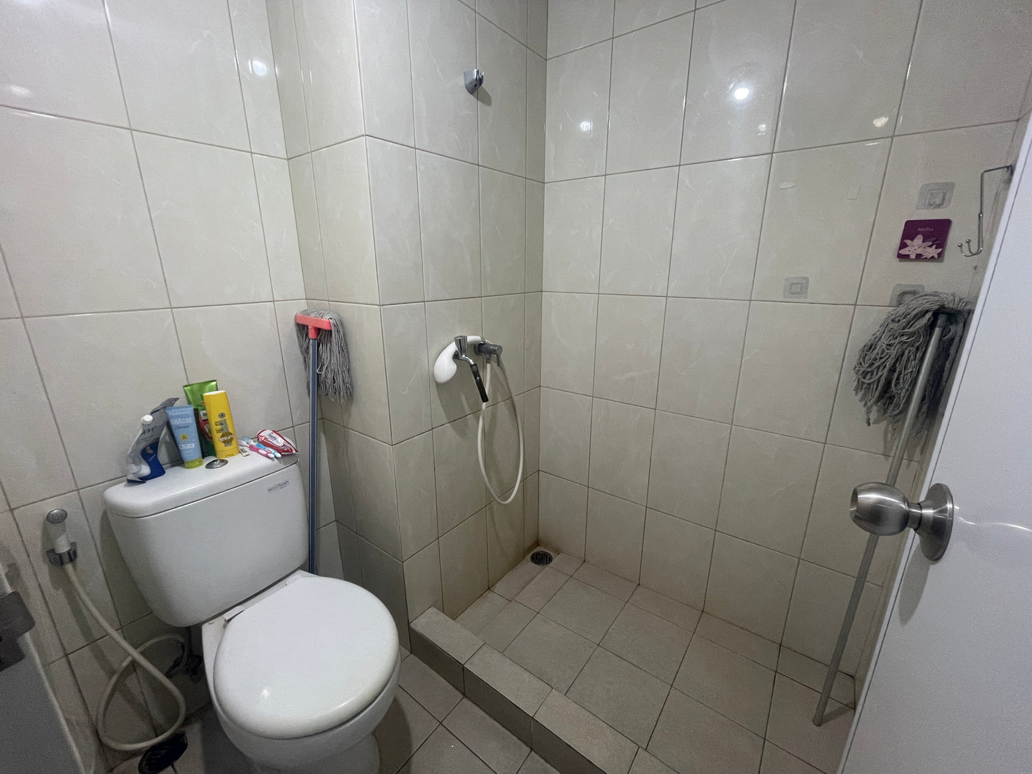 JUAL APARTEMEN THE SPRINGLAKE SUMMARECON BEKASI STUDIO