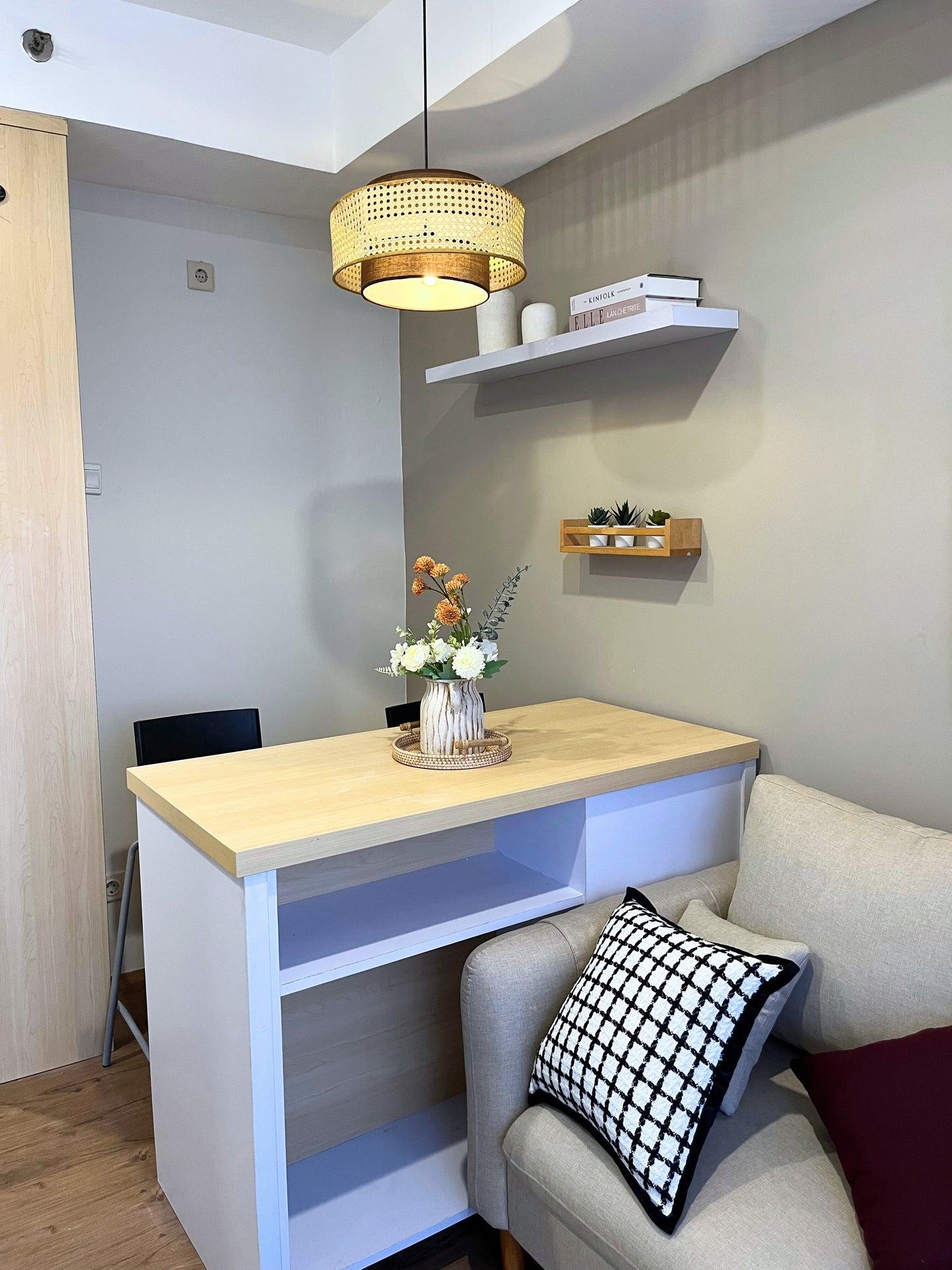 Jual Murah Apartemen Belmont Residence tipe 2 Bedroom - Full Furnished - Area Kebon Jeruk / Puri Indah