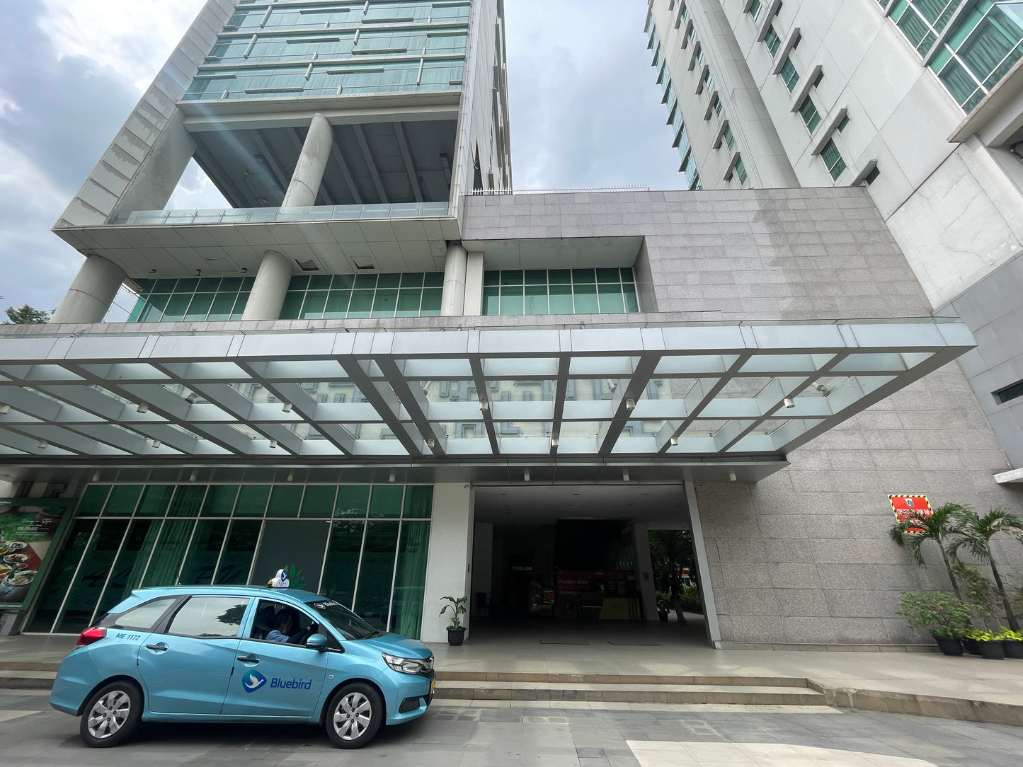 JUAL TERMURAH WOODLAND PARK RESIDENCE APARTMENT 2BR FULL FURNISHED
